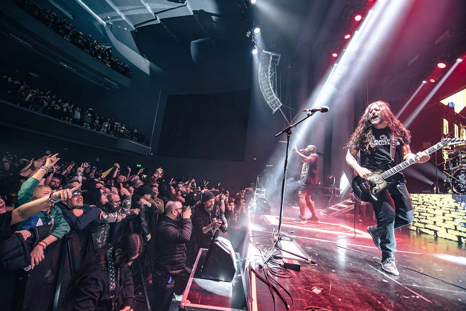 Sepultura - Celebrating Life Through Death